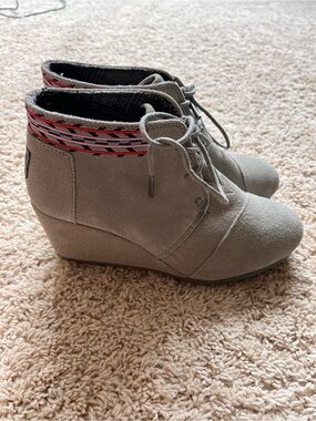 Toms Gray Suede Wedge Ankle Boots with Pink Accent Trim